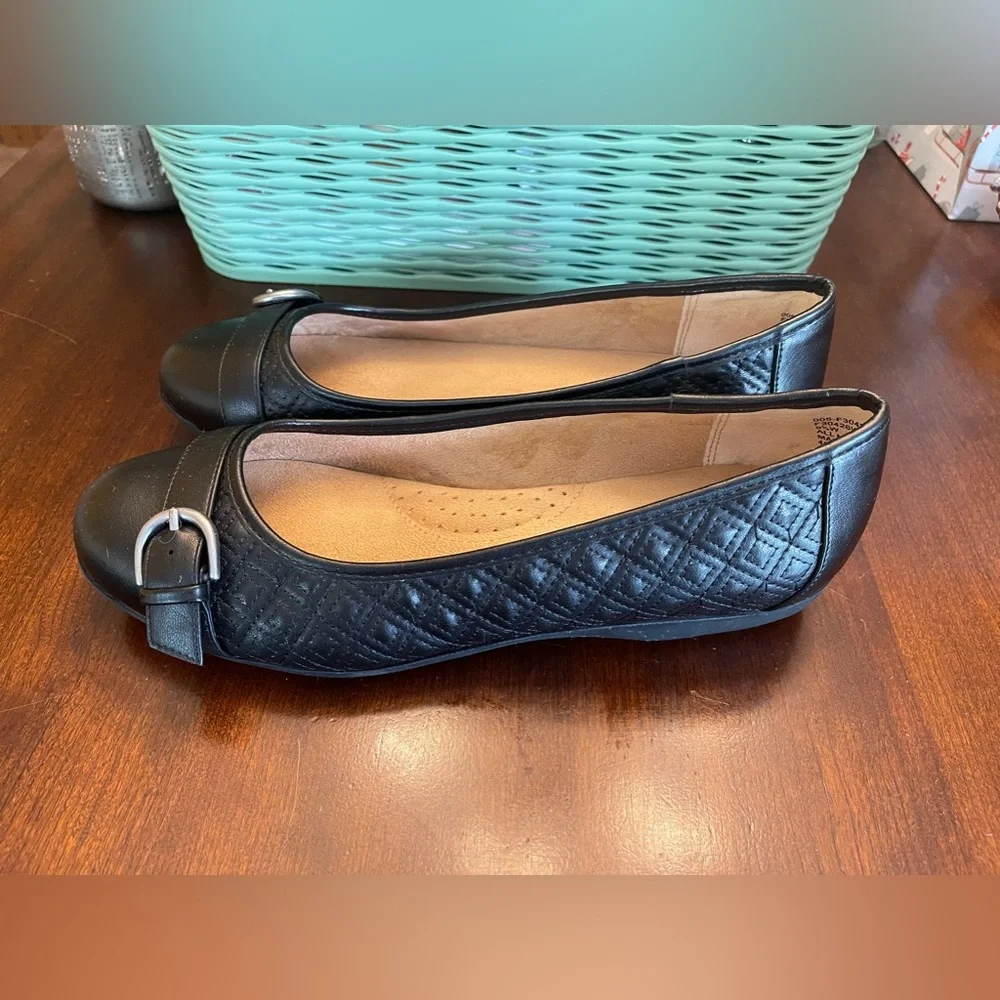Solanz Chelsea Black Quilt Flats SZ 9 1/2 Wide